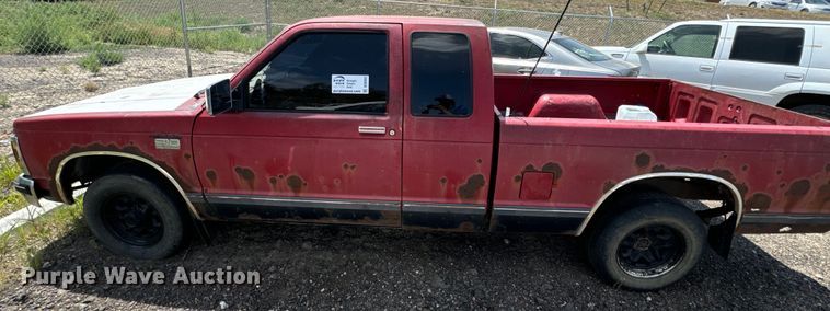 image for item DQ6952 1987 Chevrolet  S10 Ext. Cab pickup truck
