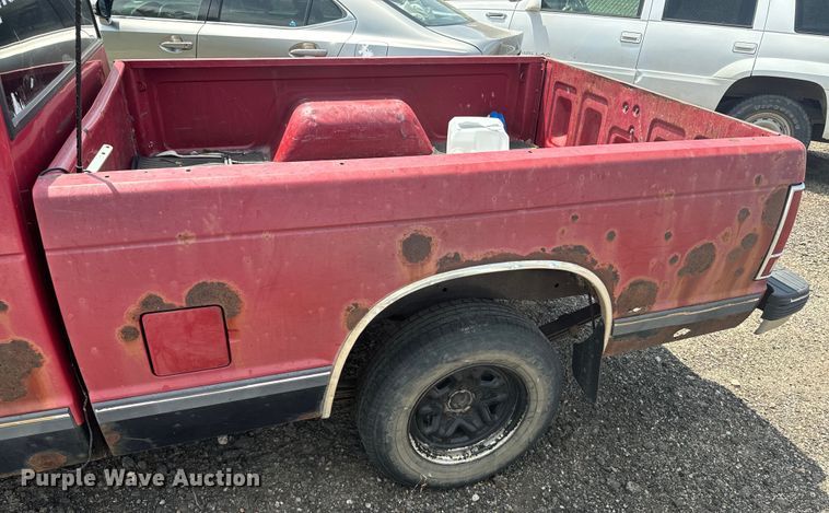 image for item DQ6952 1987 Chevrolet  S10 Ext. Cab pickup truck