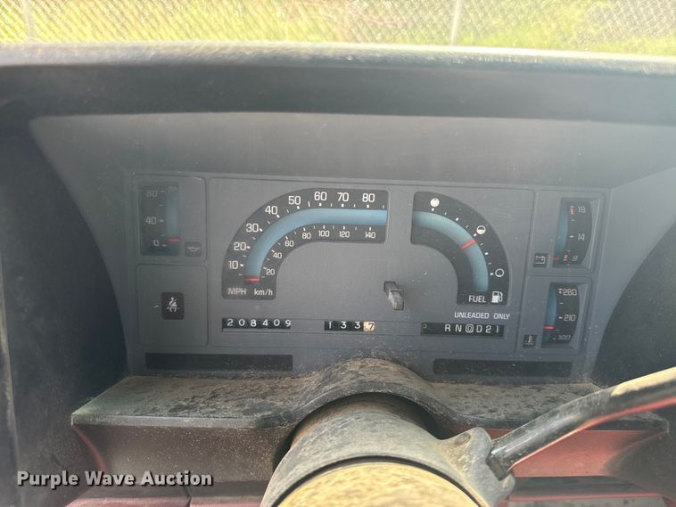 image for item DQ6952 1987 Chevrolet  S10 Ext. Cab pickup truck