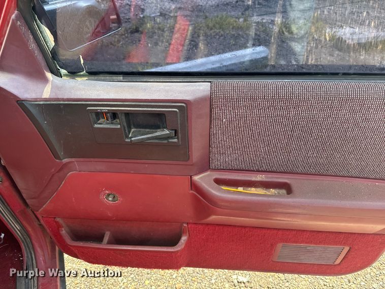 image for item DQ6952 1987 Chevrolet  S10 Ext. Cab pickup truck