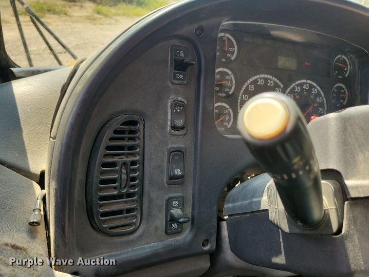 image for item DR4443 2008 Thomas Built Saf-T-Liner C2 school bus