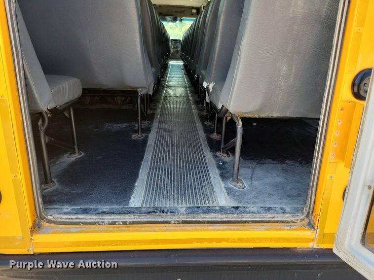 image for item DR4443 2008 Thomas Built Saf-T-Liner C2 school bus