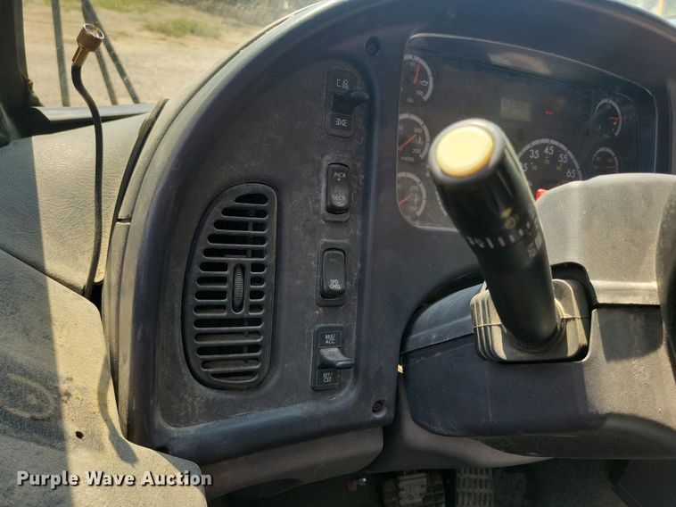 image for item DR4444 2008 Thomas Built Saf-T-Liner C2 school bus