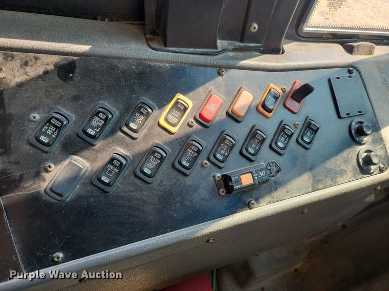 image for item DR4444 2008 Thomas Built Saf-T-Liner C2 school bus