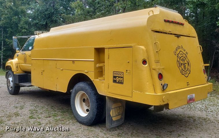 image for item DR4958 2000 Chevrolet C7500 tanker fire truck