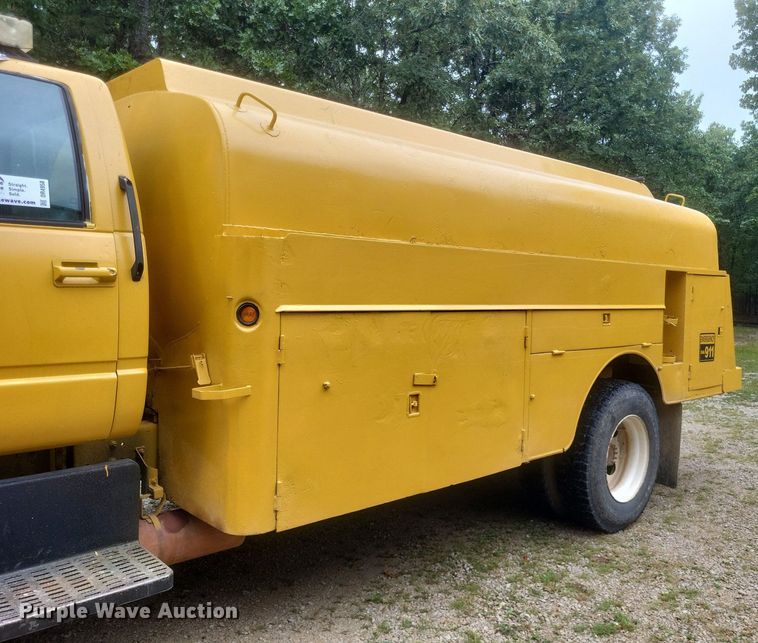 image for item DR4958 2000 Chevrolet C7500 tanker fire truck