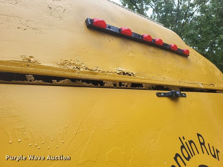 image for item DR4958 2000 Chevrolet C7500 tanker fire truck