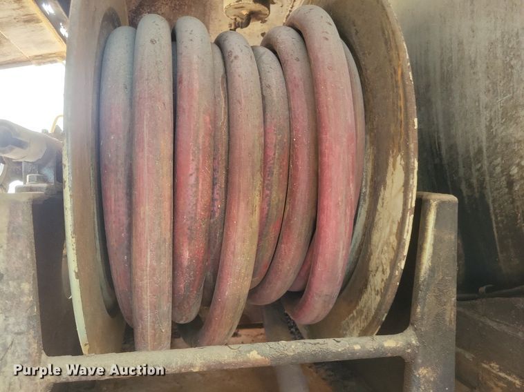 image for item DR4958 2000 Chevrolet C7500 tanker fire truck