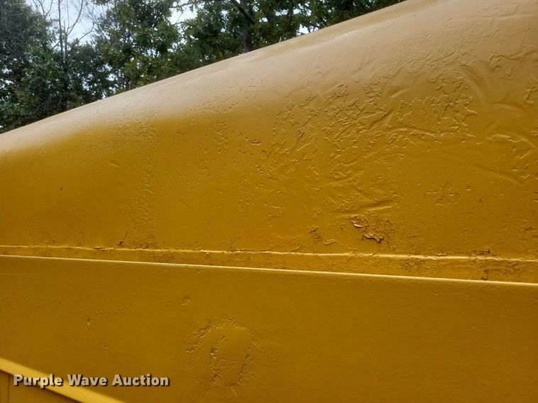 image for item DR4958 2000 Chevrolet C7500 tanker fire truck