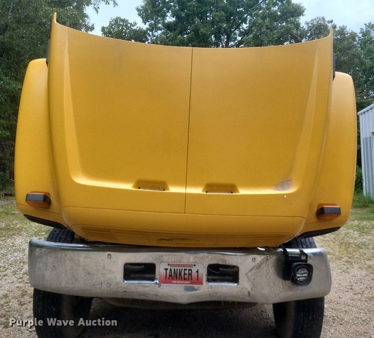 image for item DR4958 2000 Chevrolet C7500 tanker fire truck