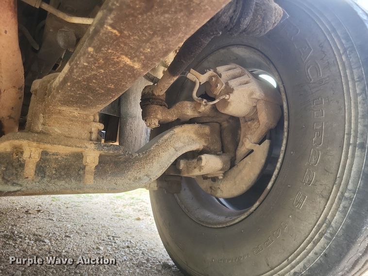 image for item DR4958 2000 Chevrolet C7500 tanker fire truck