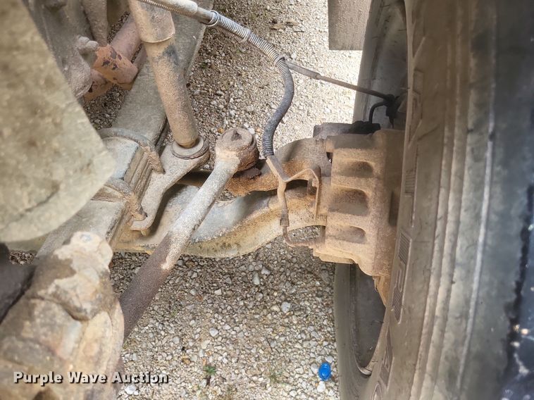 image for item DR4958 2000 Chevrolet C7500 tanker fire truck