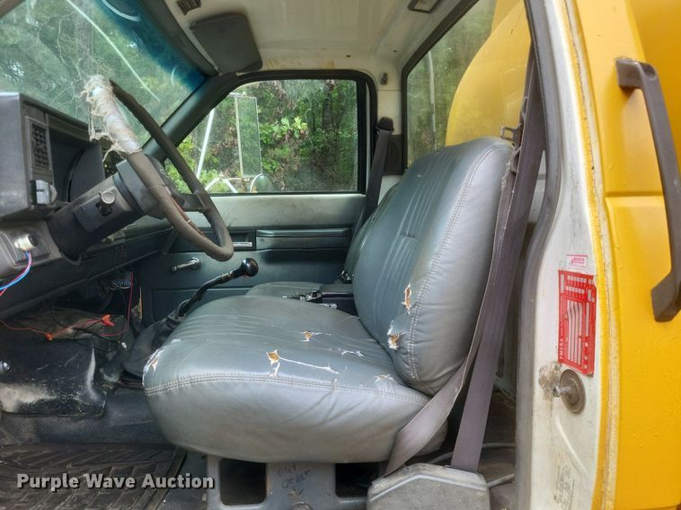 image for item DR4958 2000 Chevrolet C7500 tanker fire truck