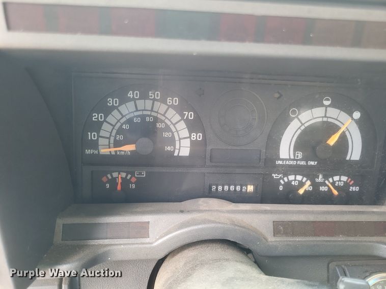 image for item DR4958 2000 Chevrolet C7500 tanker fire truck