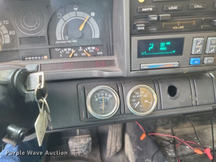 image for item DR4958 2000 Chevrolet C7500 tanker fire truck