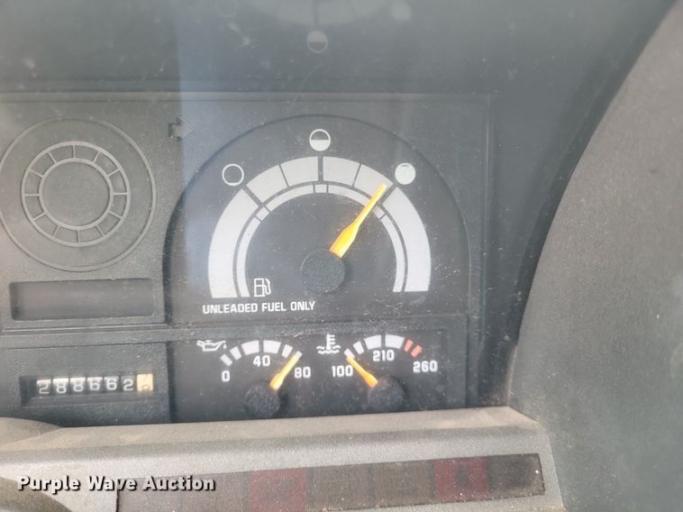 image for item DR4958 2000 Chevrolet C7500 tanker fire truck