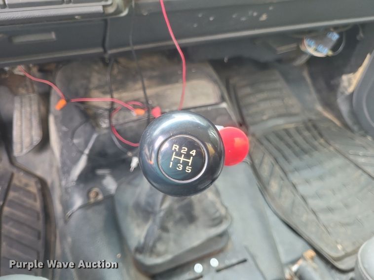 image for item DR4958 2000 Chevrolet C7500 tanker fire truck