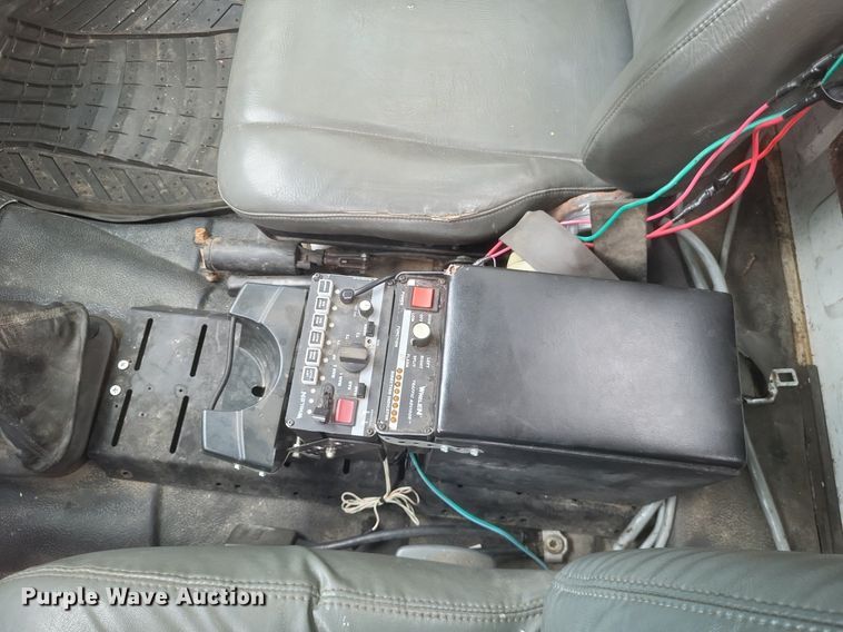 image for item DR4958 2000 Chevrolet C7500 tanker fire truck