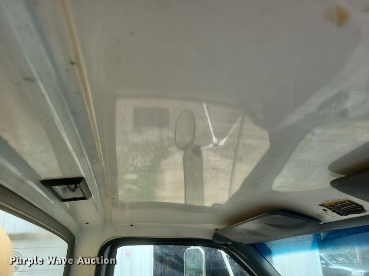 image for item DR4958 2000 Chevrolet C7500 tanker fire truck