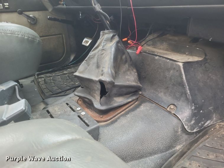 image for item DR4958 2000 Chevrolet C7500 tanker fire truck