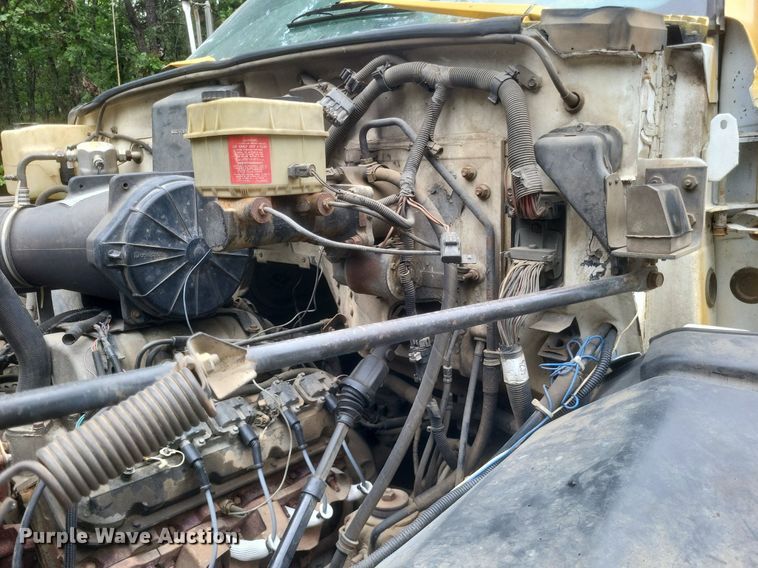 image for item DR4958 2000 Chevrolet C7500 tanker fire truck