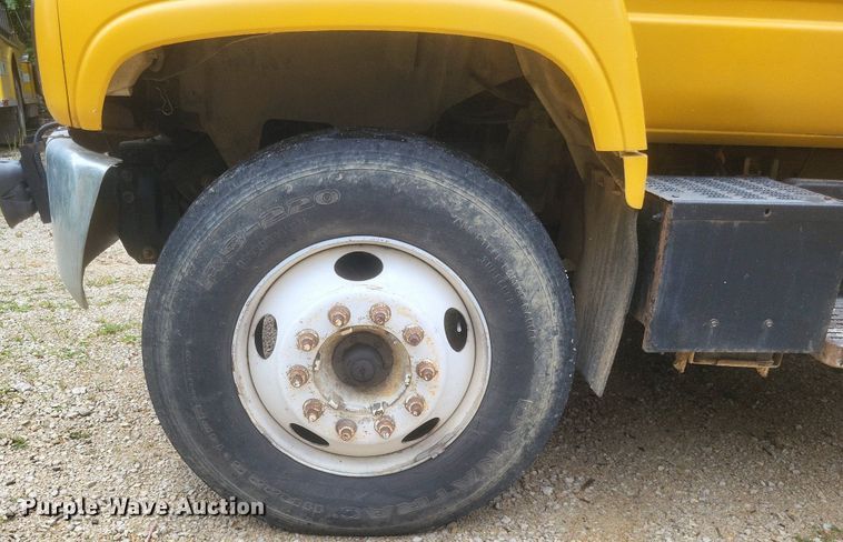 image for item DR4958 2000 Chevrolet C7500 tanker fire truck