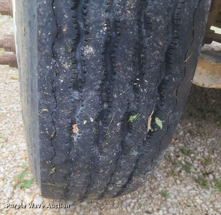 image for item DR4958 2000 Chevrolet C7500 tanker fire truck