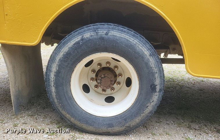 image for item DR4958 2000 Chevrolet C7500 tanker fire truck