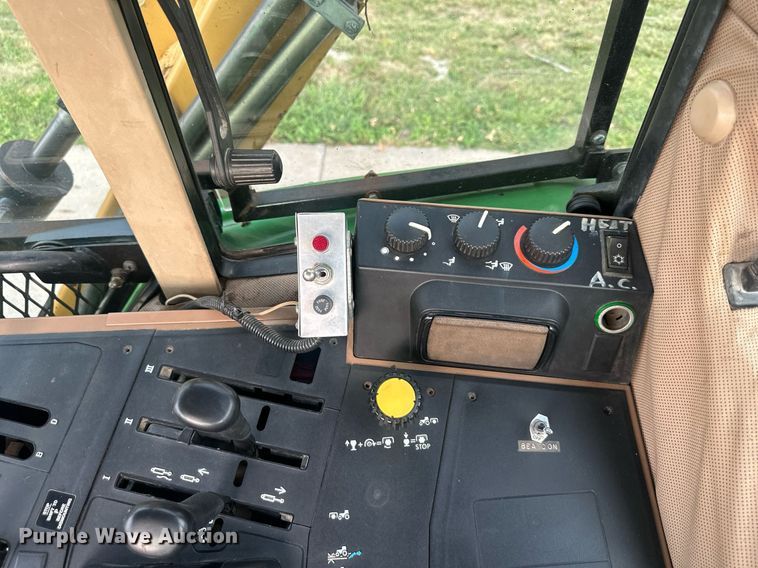 image for item DS4250 John Deere 6400 tractor