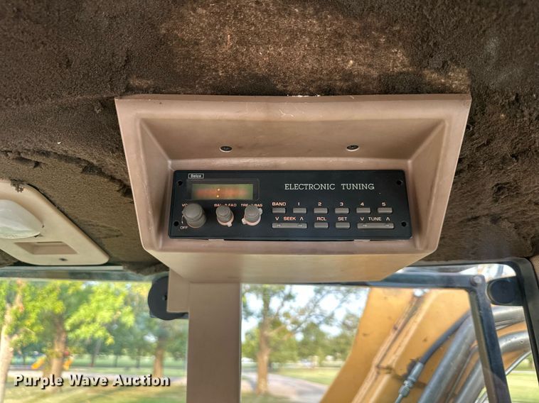 image for item DS4250 John Deere 6400 tractor