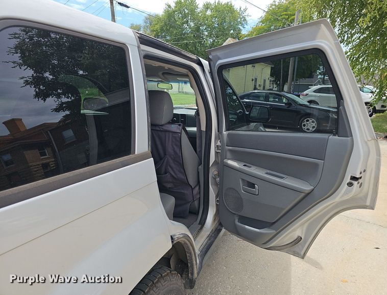 image for item DS4716 2007 Jeep Grand Cherokee Laredo SUV