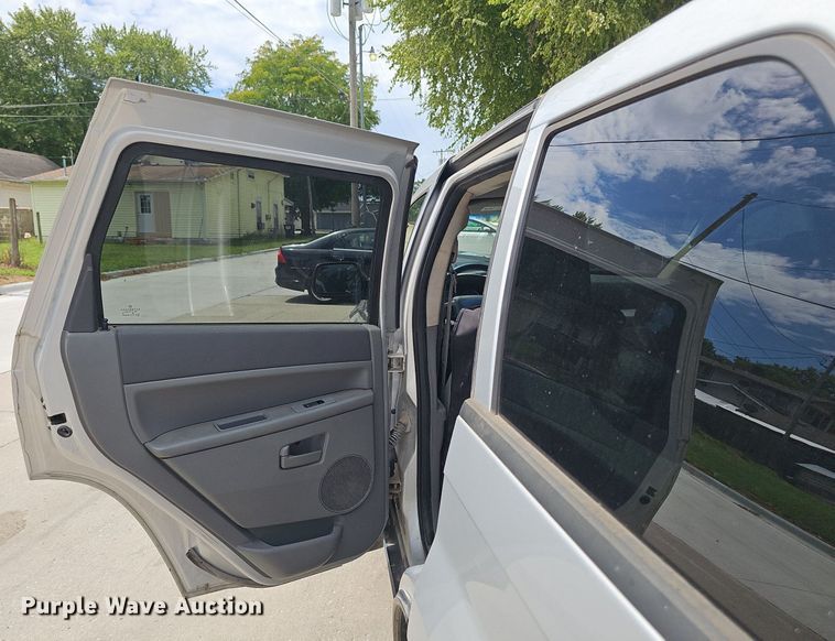 image for item DS4716 2007 Jeep Grand Cherokee Laredo SUV