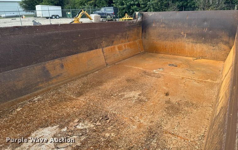 image for item DW2285 Henderson XD X 16X36 dump bed