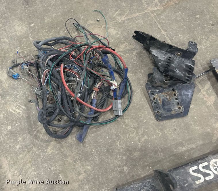 image for item DW2288 Boss Polly-V DXT snow plow