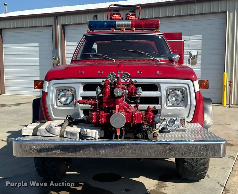 image for item DX1056 1976 Dodge W600 pumper fire truck