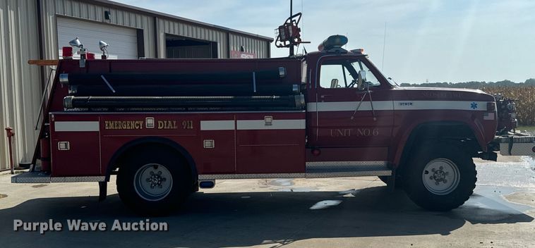 image for item DX1056 1976 Dodge W600 pumper fire truck