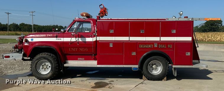 image for item DX1056 1976 Dodge W600 pumper fire truck