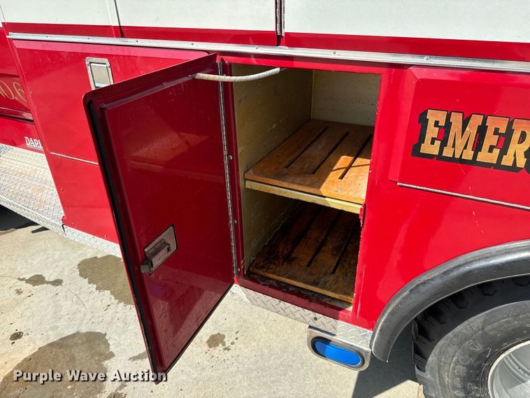 image for item DX1056 1976 Dodge W600 pumper fire truck