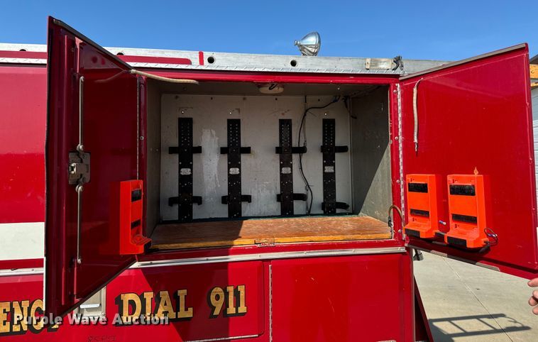 image for item DX1056 1976 Dodge W600 pumper fire truck