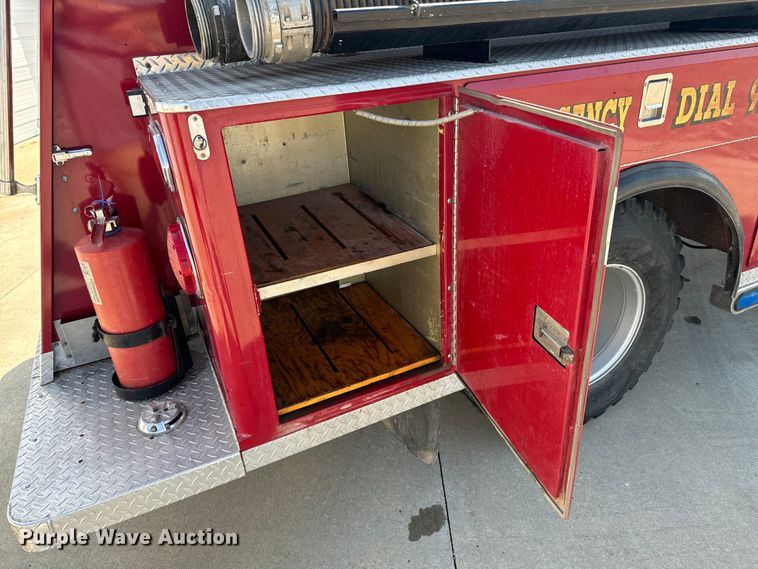 image for item DX1056 1976 Dodge W600 pumper fire truck