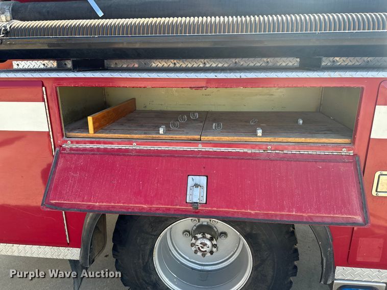 image for item DX1056 1976 Dodge W600 pumper fire truck