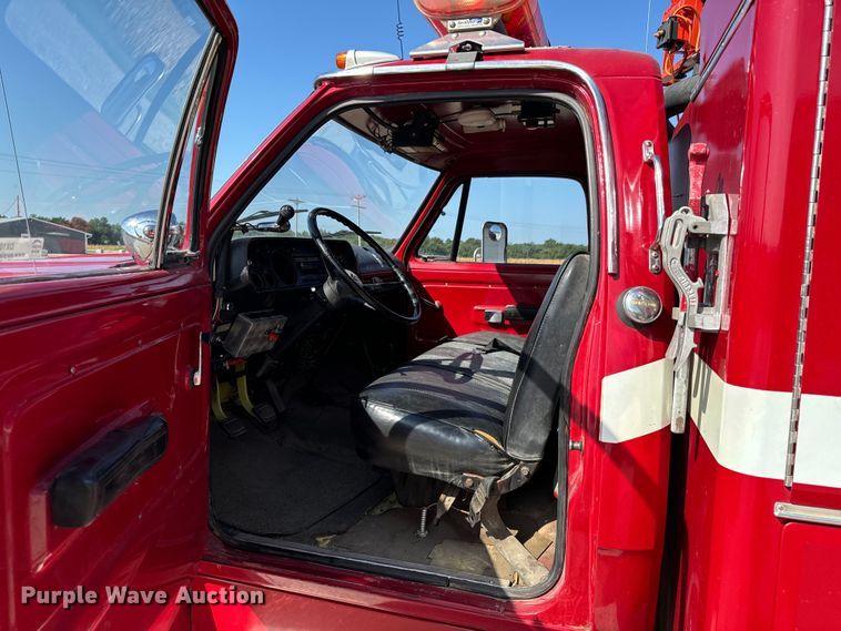 image for item DX1056 1976 Dodge W600 pumper fire truck