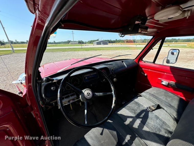 image for item DX1056 1976 Dodge W600 pumper fire truck