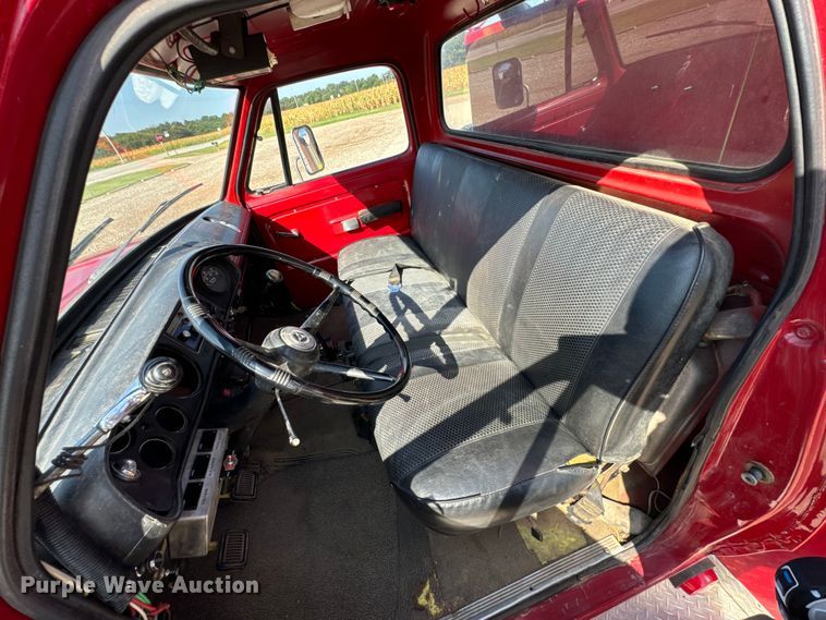 image for item DX1056 1976 Dodge W600 pumper fire truck