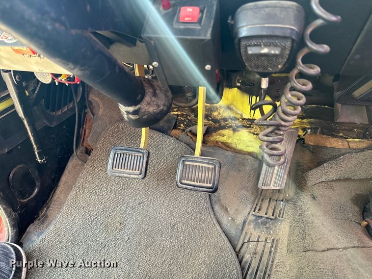 image for item DX1056 1976 Dodge W600 pumper fire truck