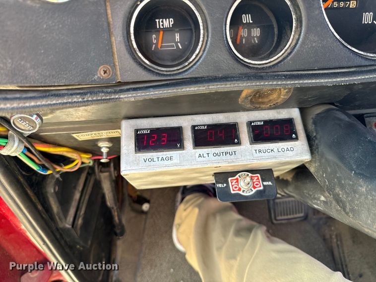 image for item DX1056 1976 Dodge W600 pumper fire truck