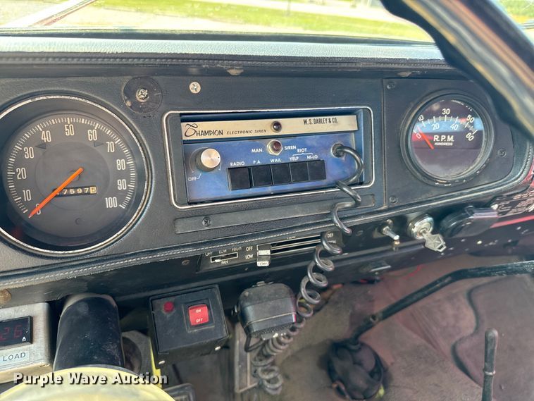 image for item DX1056 1976 Dodge W600 pumper fire truck