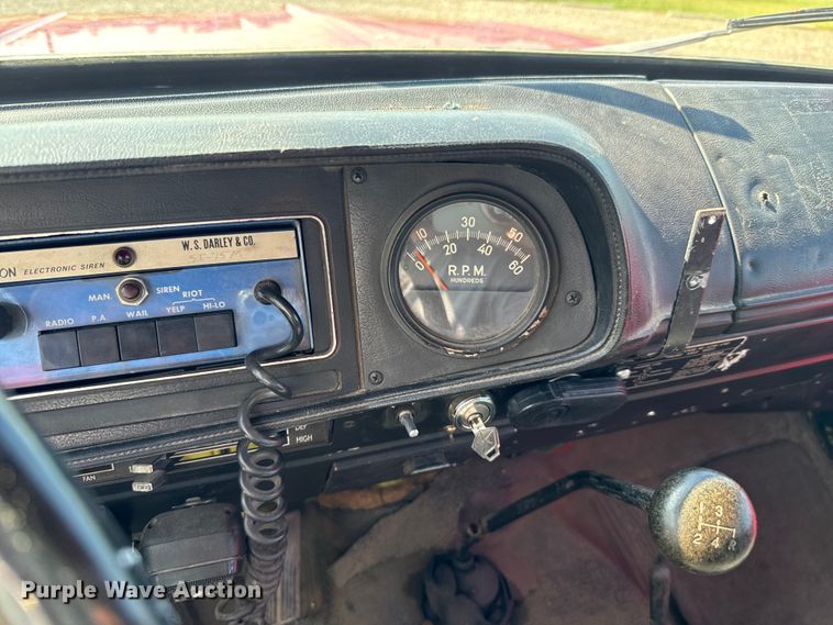 image for item DX1056 1976 Dodge W600 pumper fire truck