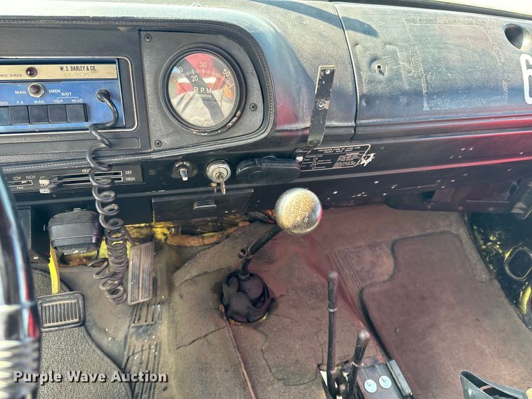 image for item DX1056 1976 Dodge W600 pumper fire truck