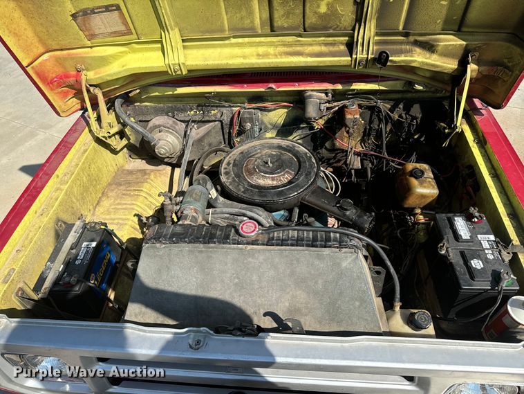 image for item DX1056 1976 Dodge W600 pumper fire truck